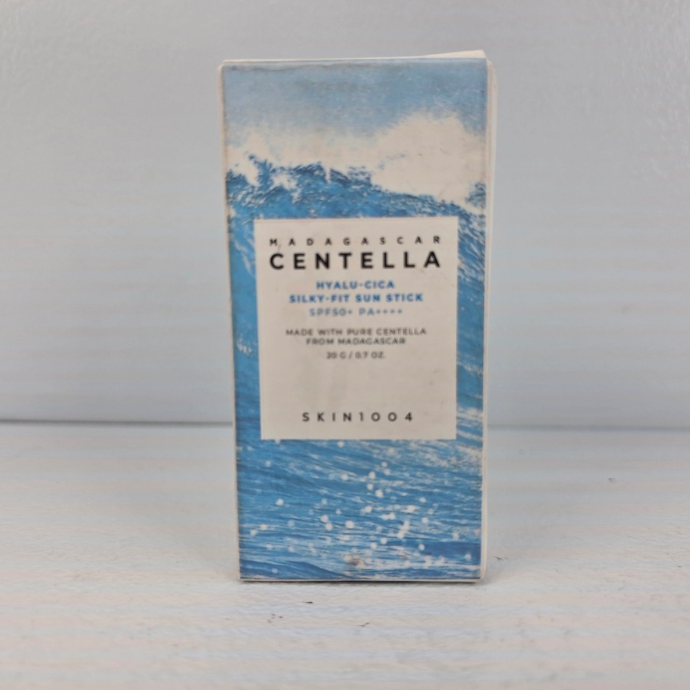 SKIN1004 Madagascar Centella Hyalu-Cica Silky-Fit Sun Stick SPF50+ 20g EXP 4/28